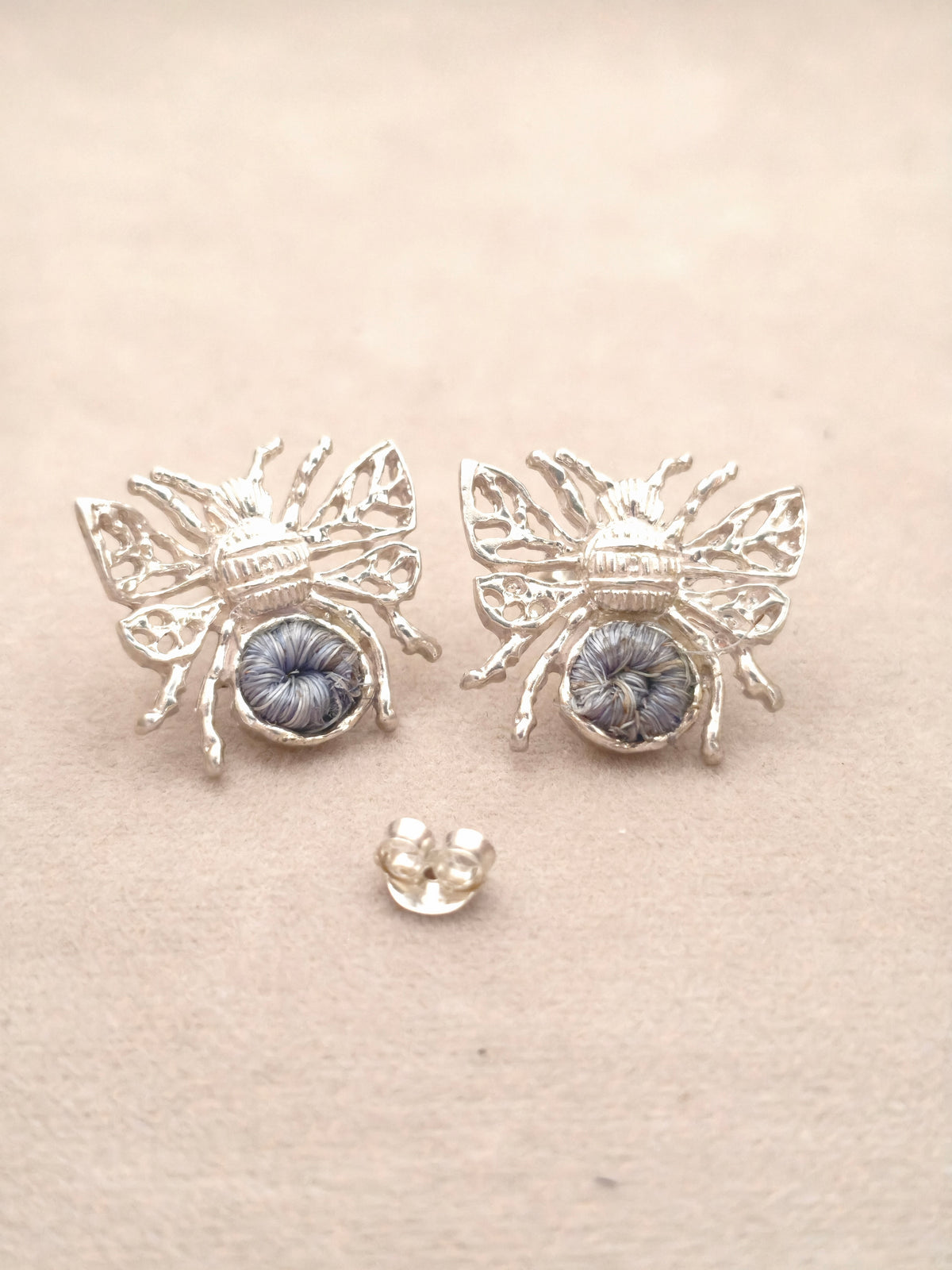 102 Topos Abeja Plata Tejido