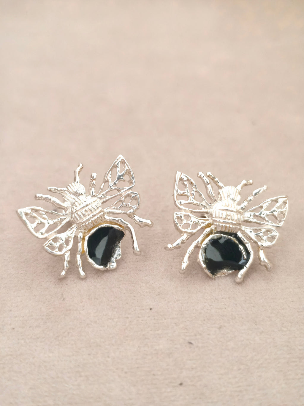 106 Topos Abeja Plata Resinado Media Cola