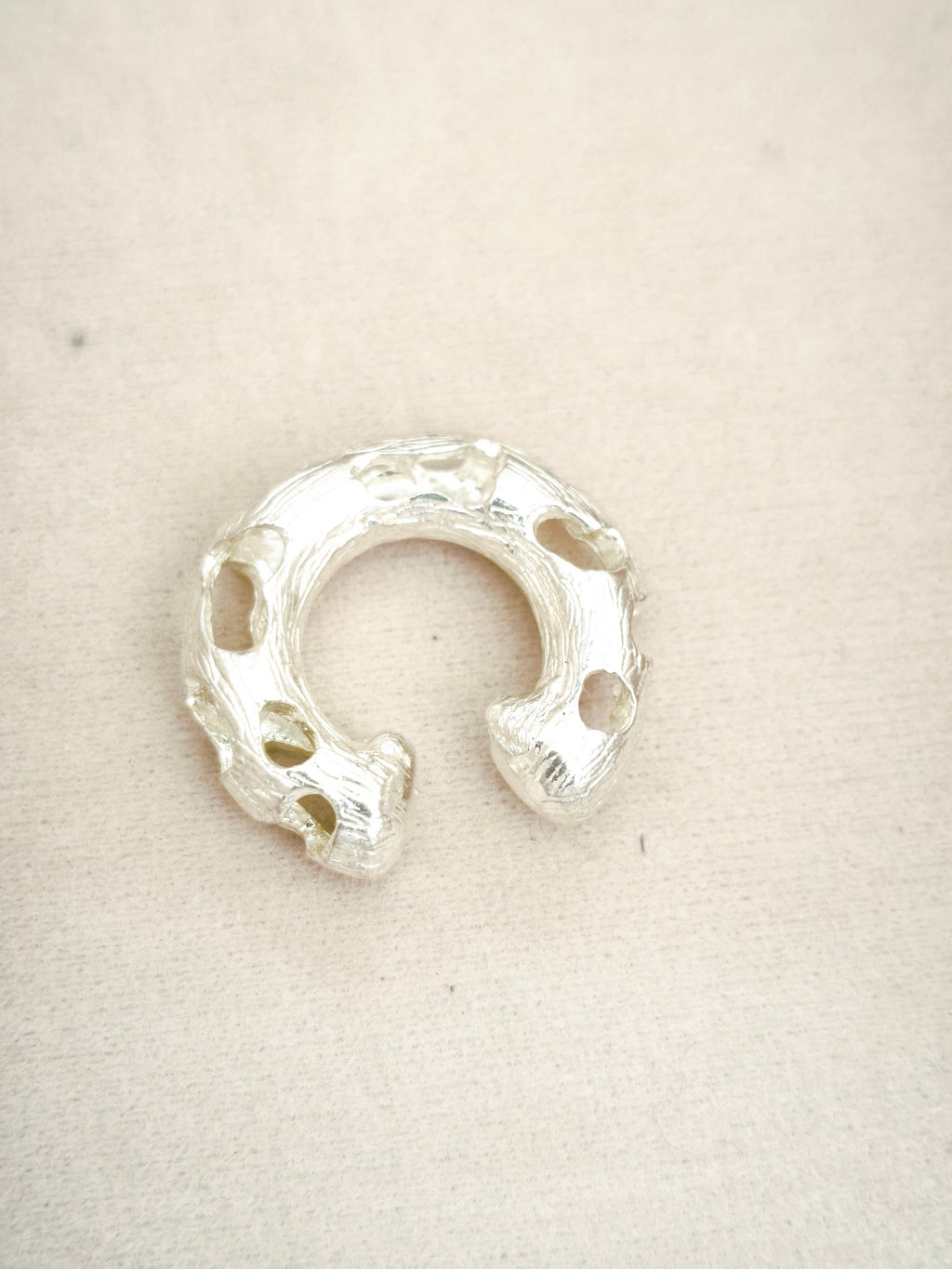 112 Ear Cuff De Lagunas Sin Tejido