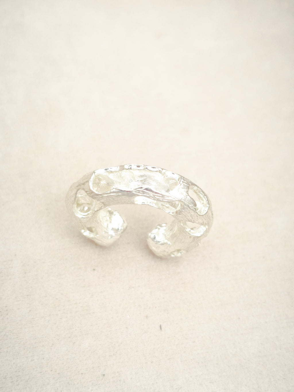 112 Ear Cuff De Lagunas Sin Tejido