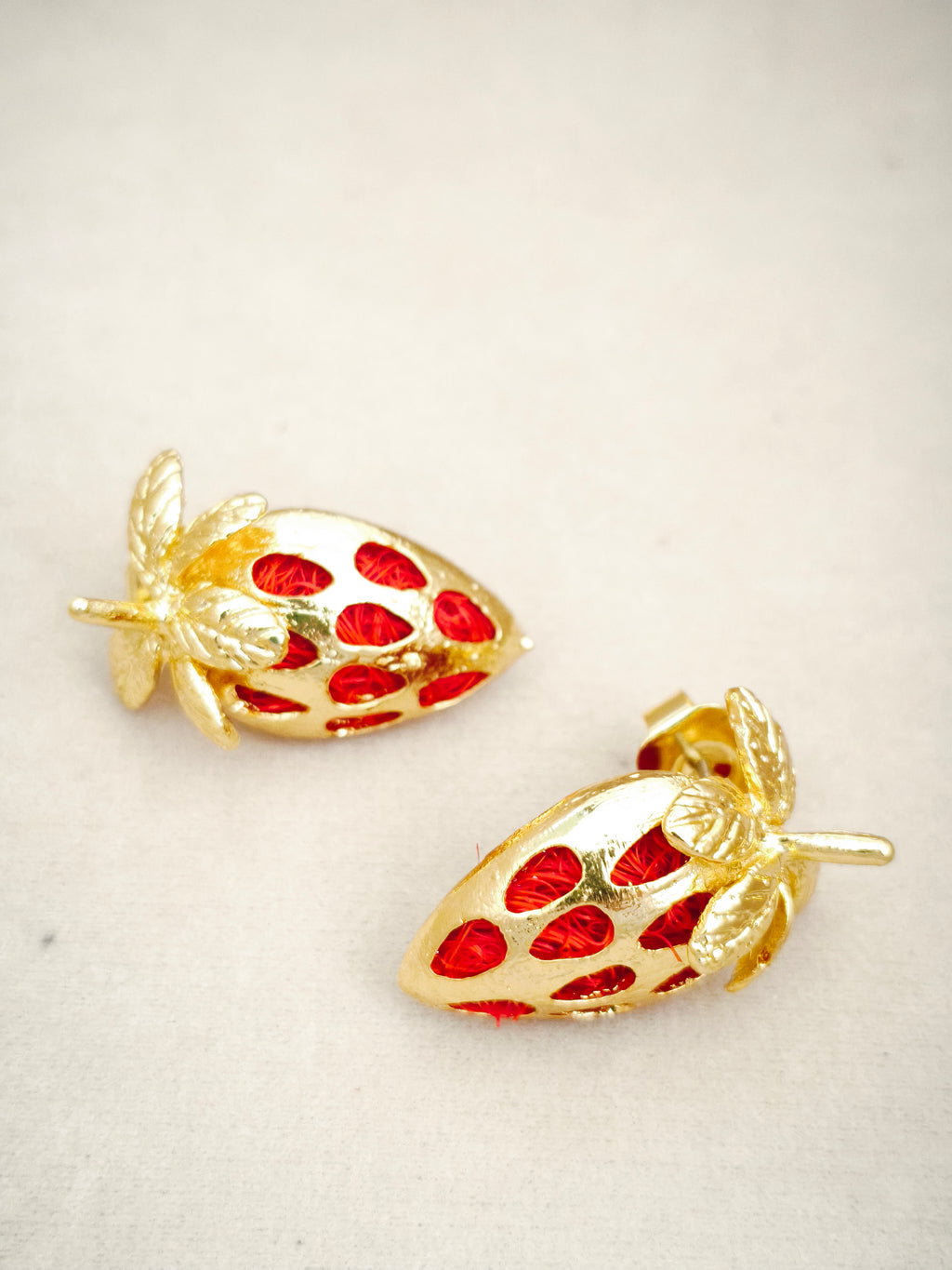 115 Aretes De Fresa