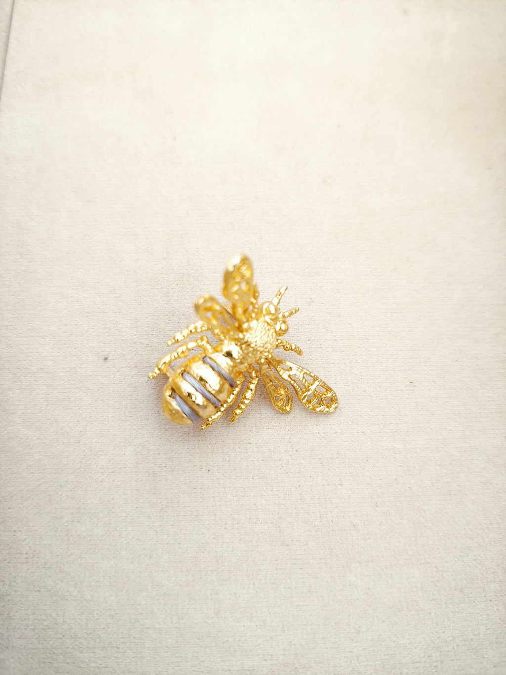 143 Broche Abeja Reina Herraje