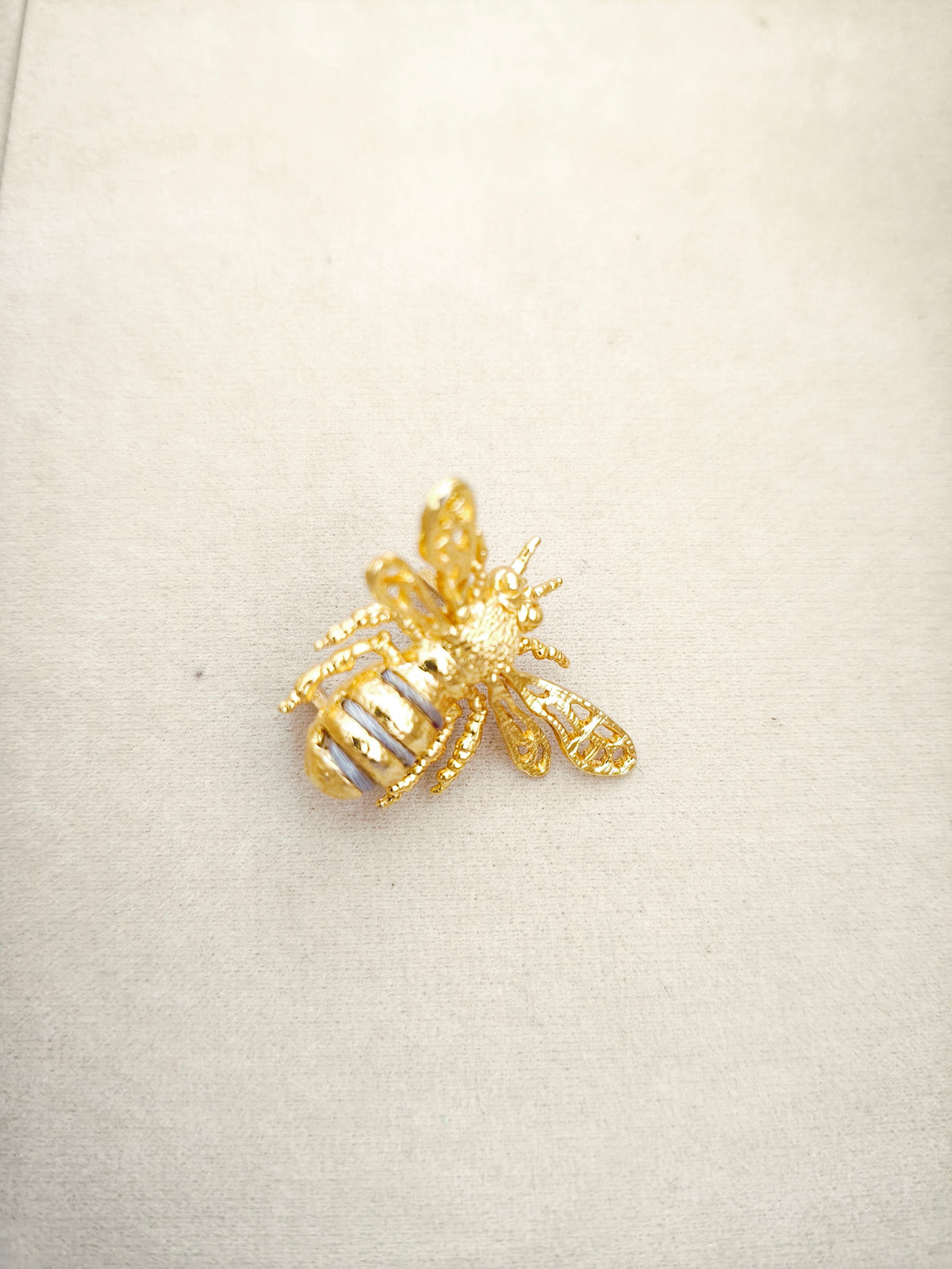 143 Broche Abeja Reina Herraje
