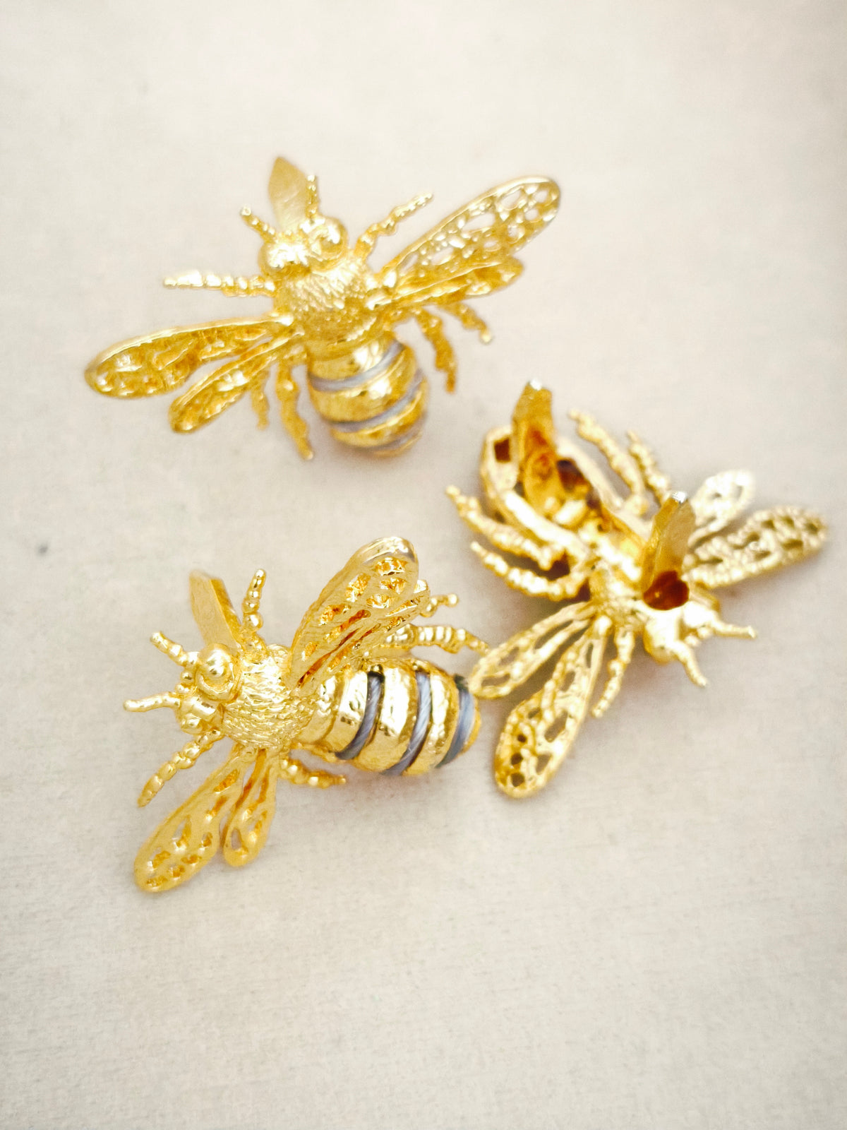 143 Broche Abeja Reina Herraje