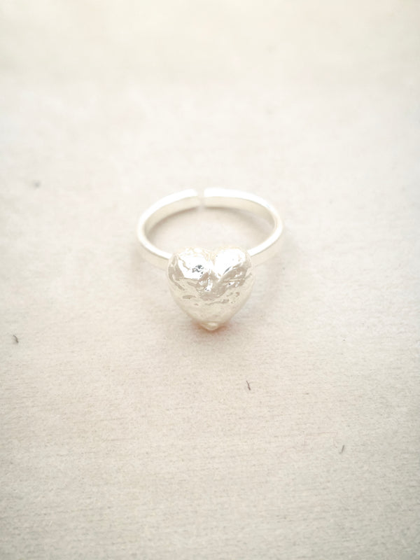 125 Anillo Corazón De Relieve Pequeño