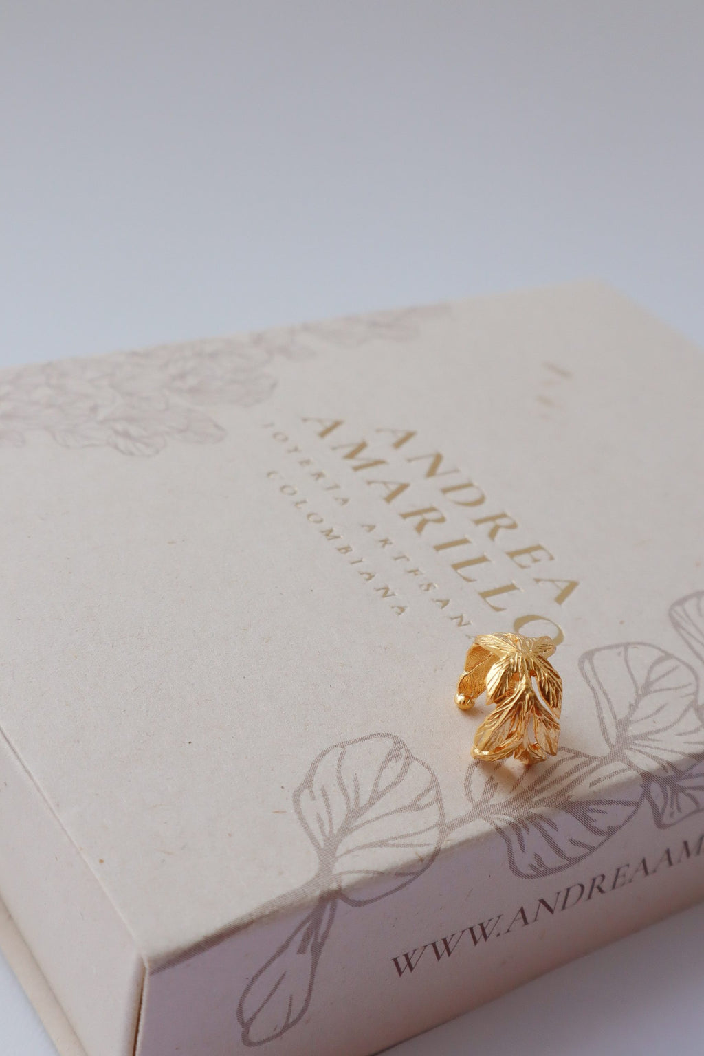 Ear Cuff De Hojas