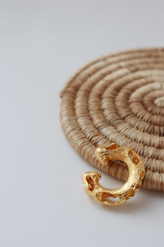Ear Cuff De Lagunas Sin Tejido