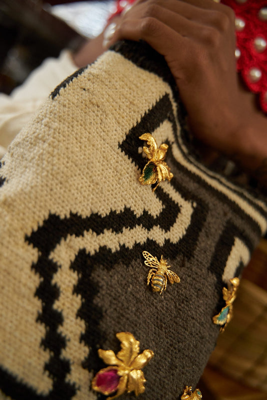 BROCHE DE ABEJA REINA