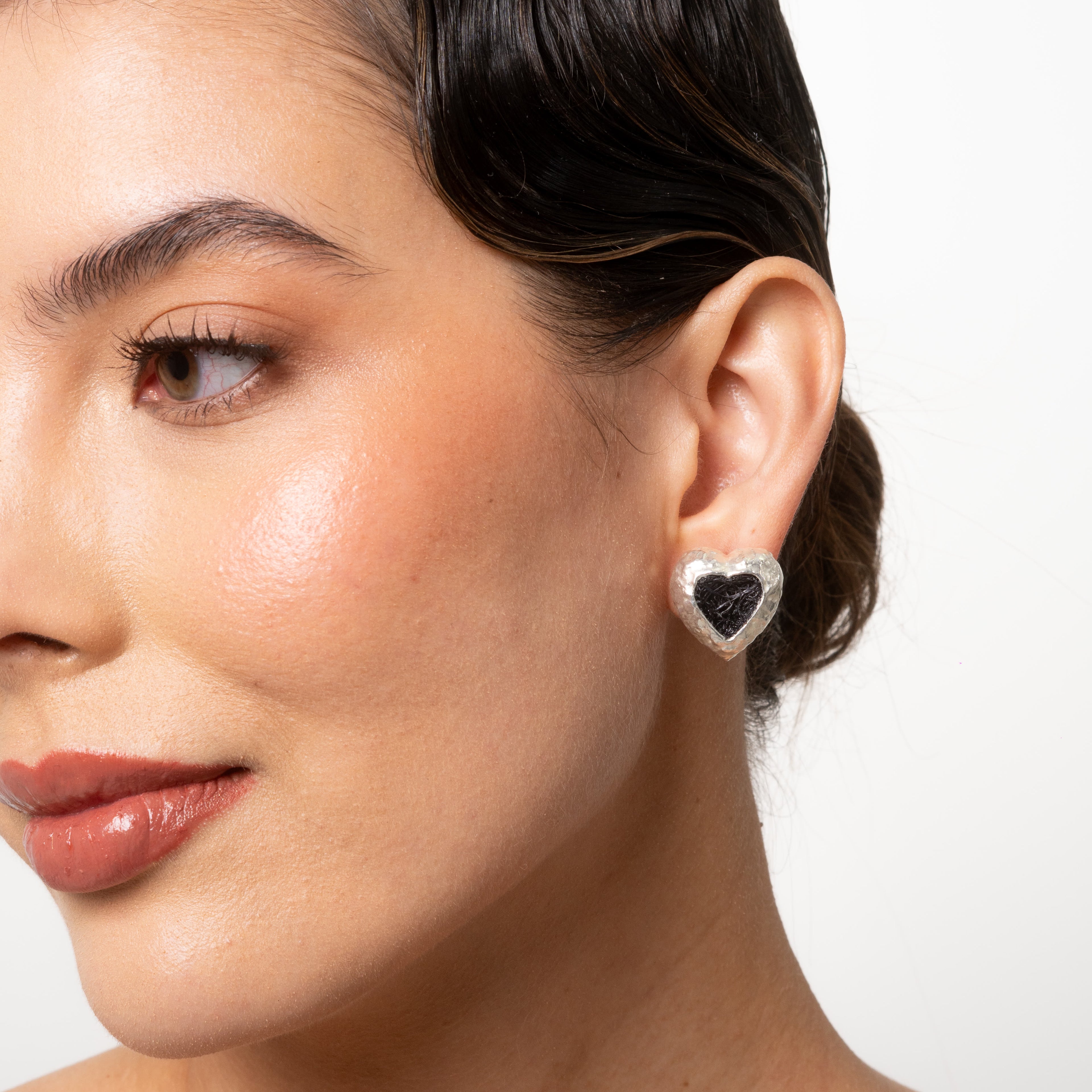 Aretes Corazón De Relieve Tejido