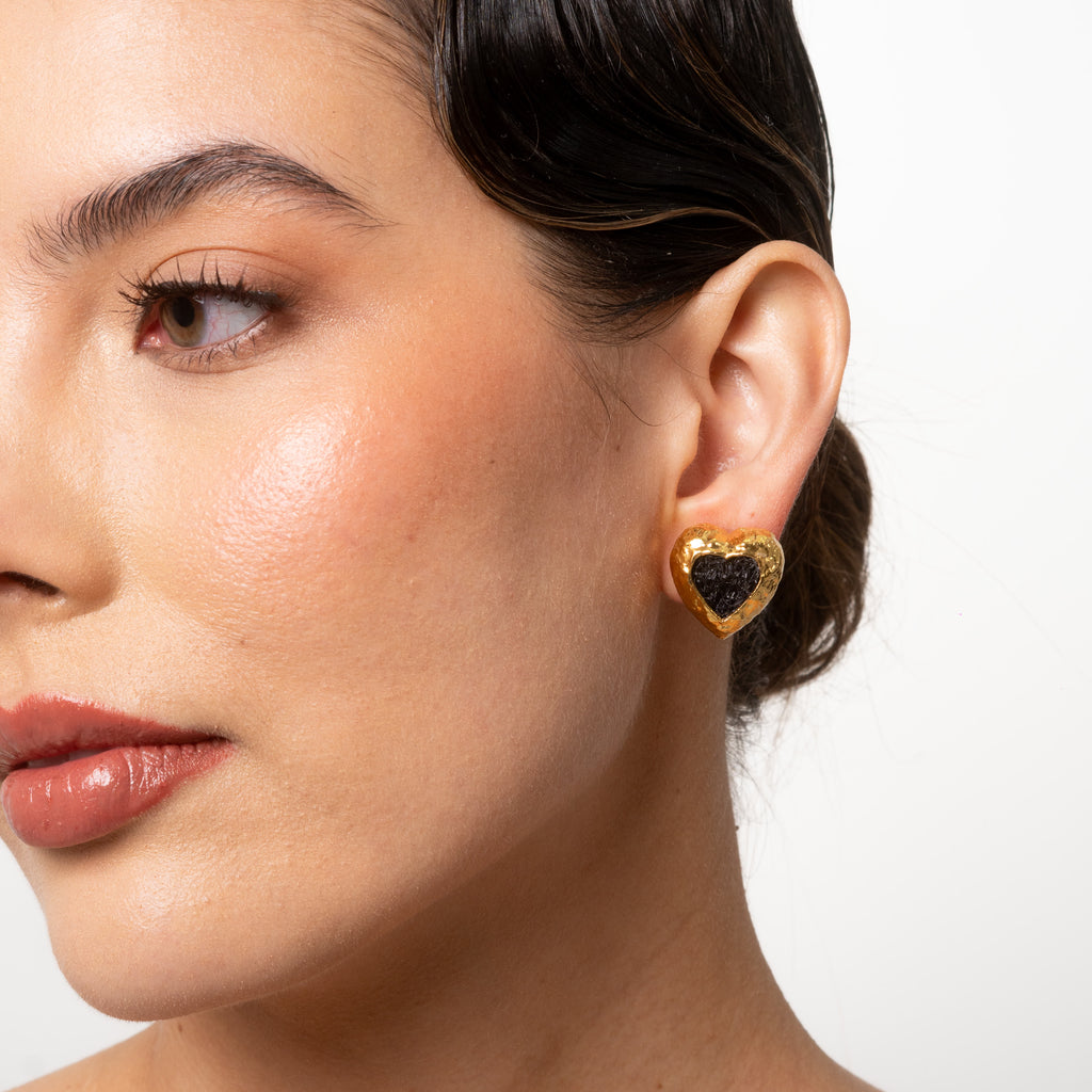 Aretes Corazón De Relieve Tejido