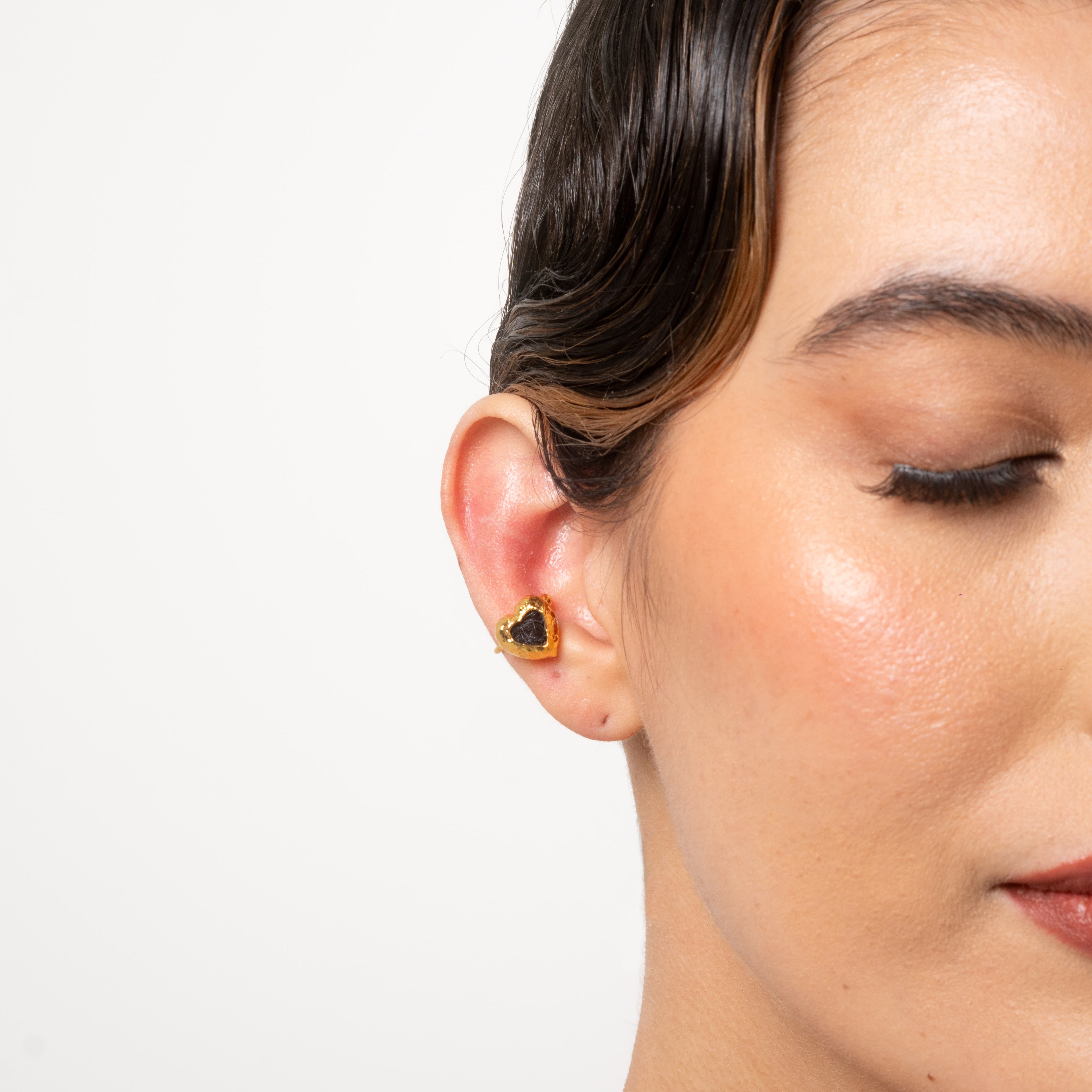 Ear Cuff Corazón De Relieve Tejido