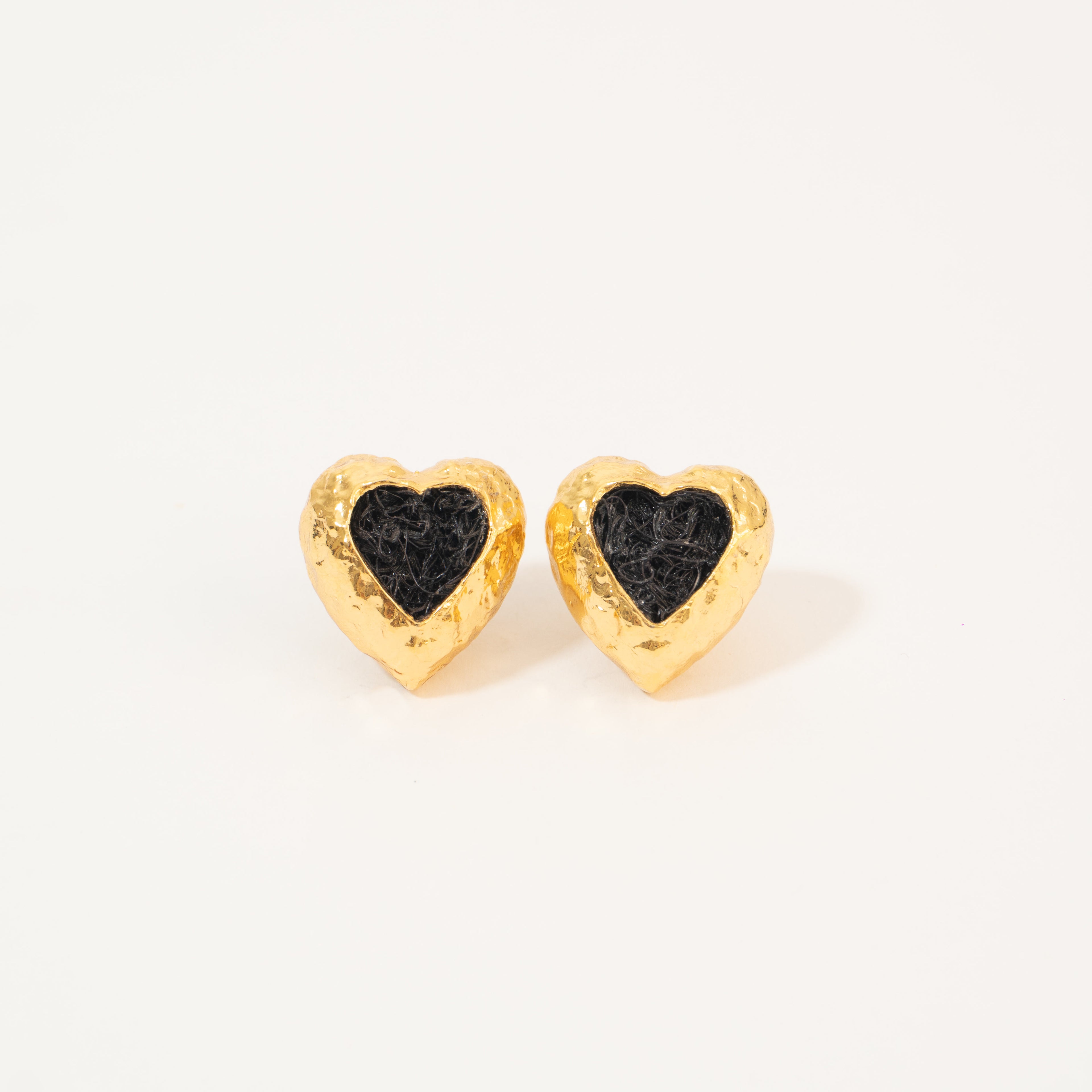 Aretes Corazón De Relieve Tejido