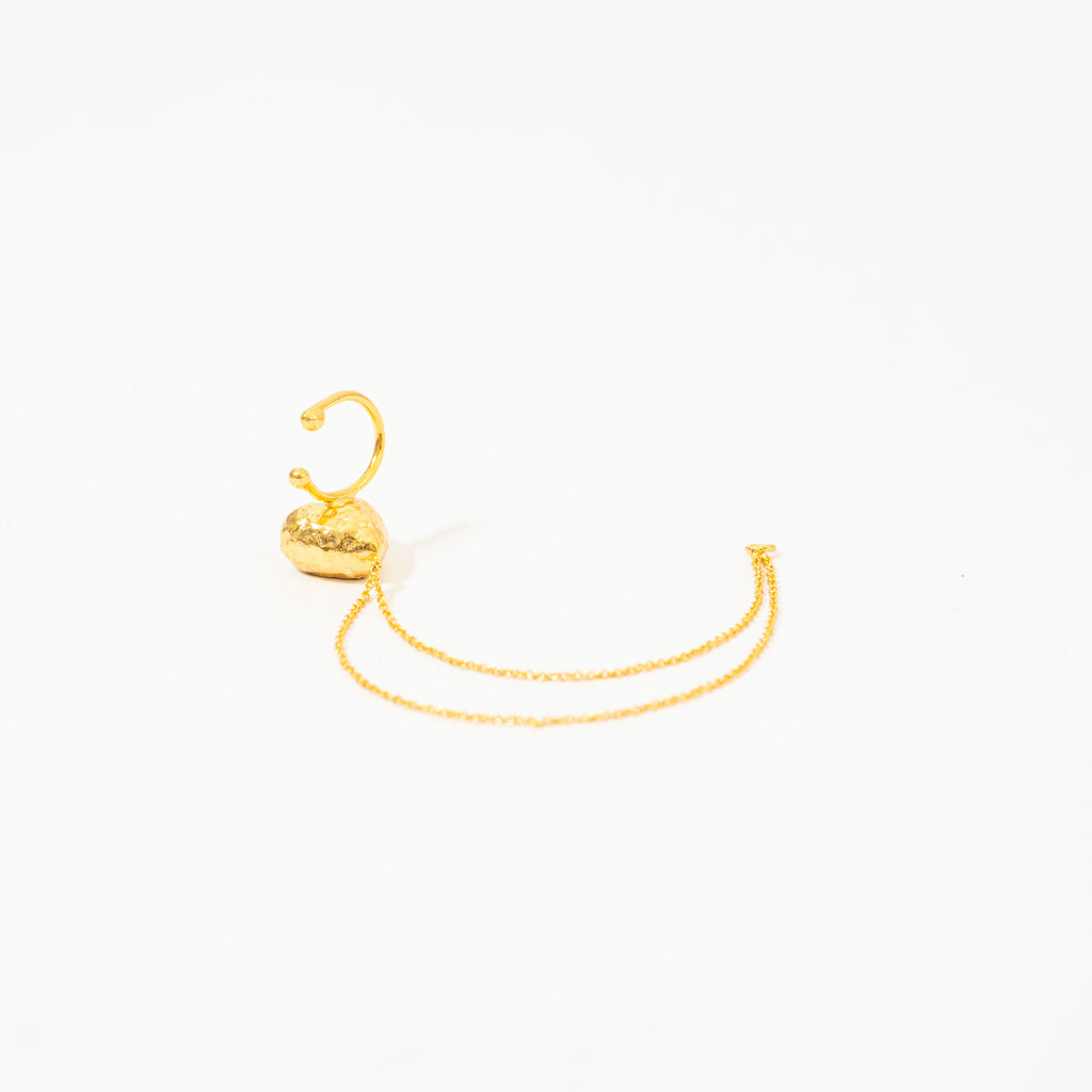 Ear Cuff Corazón De Relieve Colgante