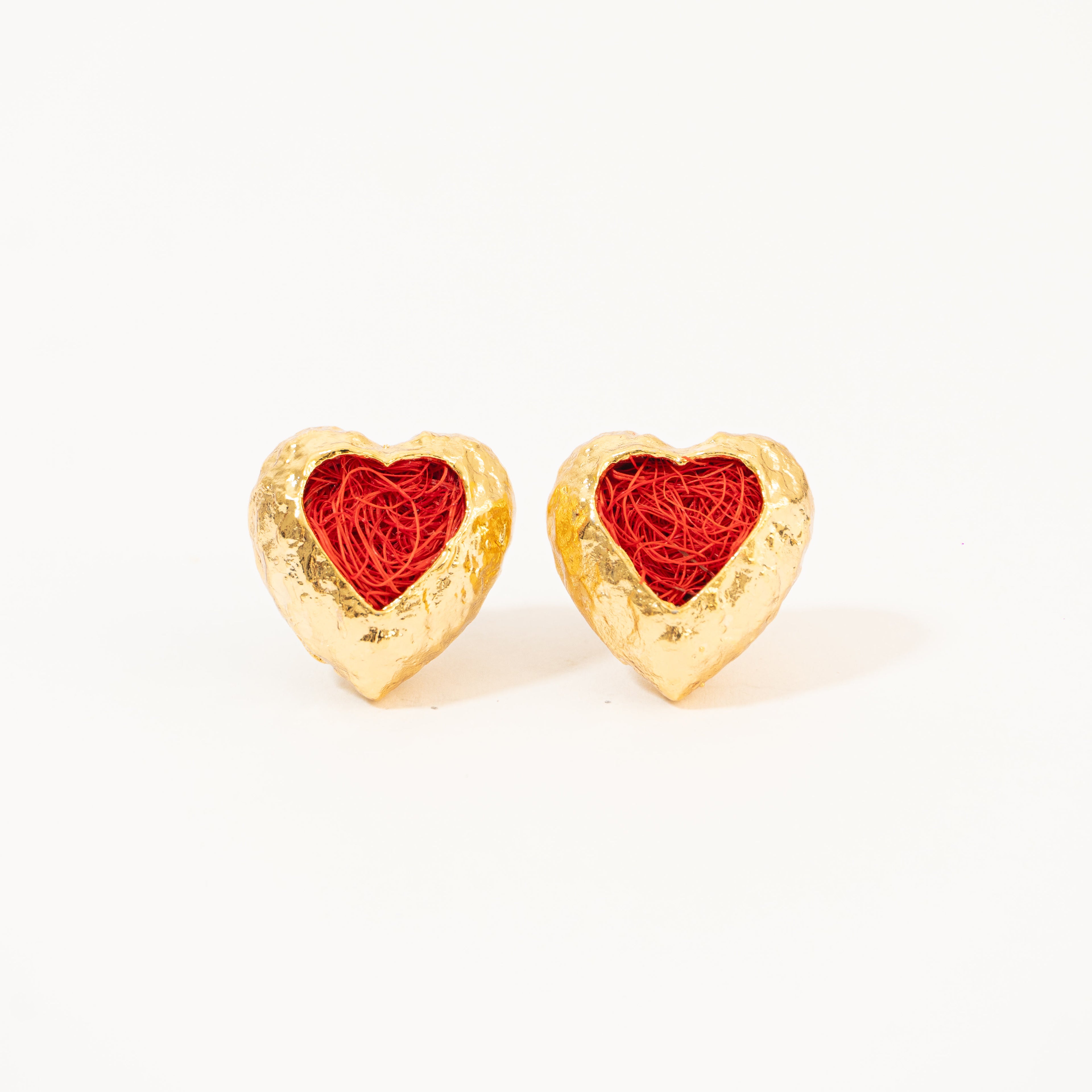 Aretes Corazón De Relieve Tejido